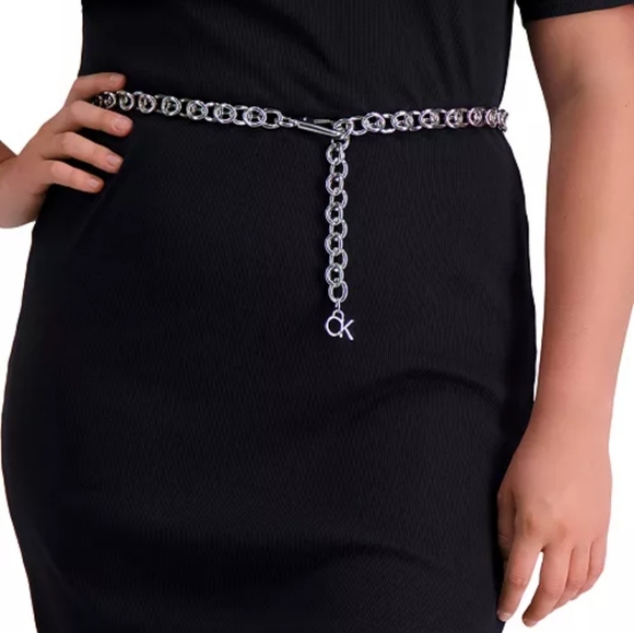 Calvin Klein Women's Silver-Tone Chain Belt with Hanging Logo Charm - Picture 1 of 4
